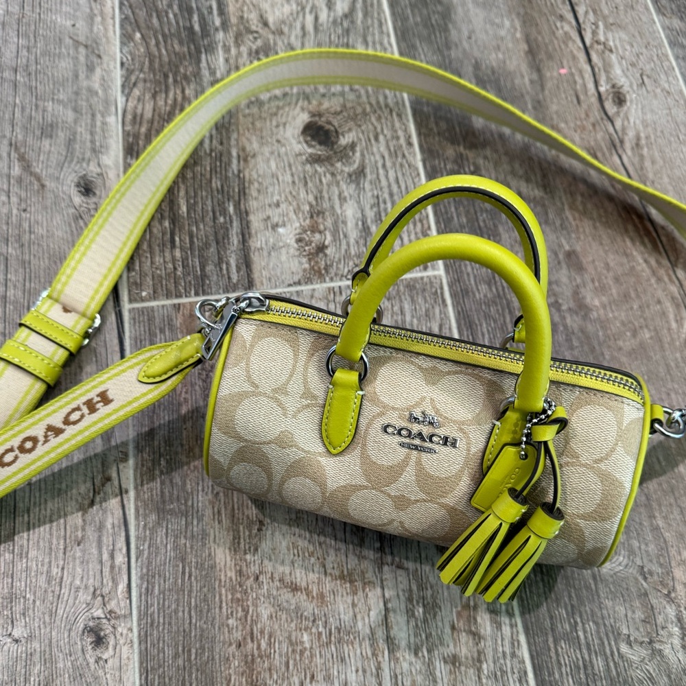 NWT Coach Outlet Lacey Crossbody In Signature Canvas